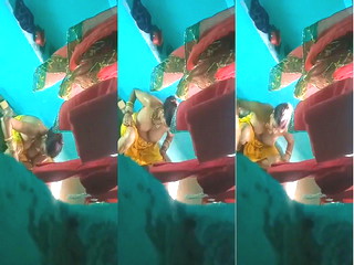 Bathing capture desi bhabhi – viral video